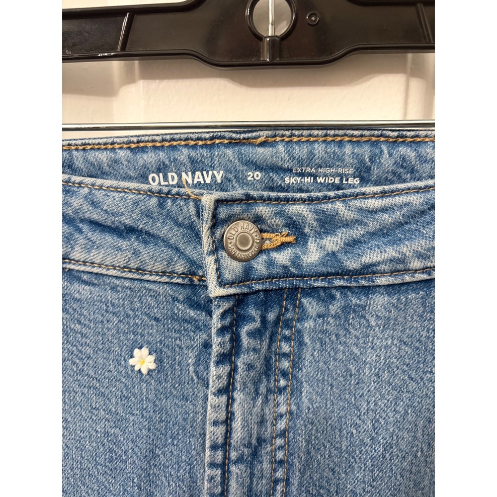 Old Navy | Sky-Hi Wide Leg Daisy Embroidered Jeans | 20 || Blue| - Picture 3 of 6
